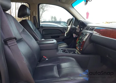 2014 Chevrolet Suburban 1500 Lt from USA, damaged, VIN 1GNSKJE72ER100836